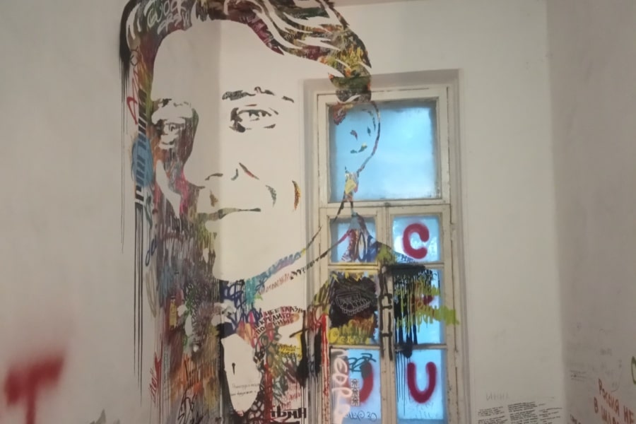 Bulgakov's House. Walking tour of places from the novel The Master and Margarita. Private guide