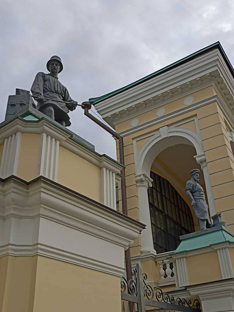 Gustav List's Architectural Ensemble on Sofiyskaya Embankment. Moscow on foot with a personal guide Gustav List's Estate on Sofiyskaya Embankment. Walking Tour of Moscow with a Private Guide