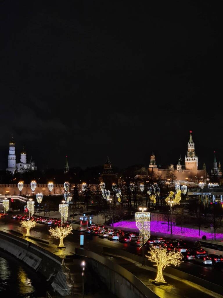 Парк Зарядье. Увлекательная прогулка с гидом по красивому городу. Торжественная экскурсия. Парк Зарядье. Живописная прогулка по городу. Праздничная экскурсия. Частный гид