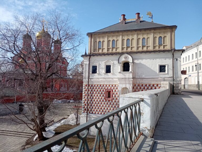 Chambers of the Romanov boyars.
