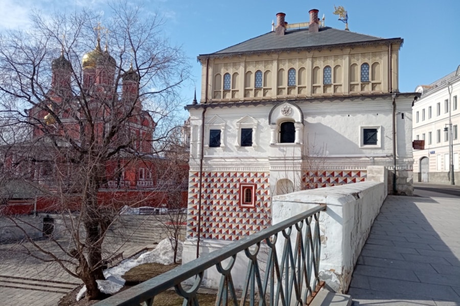 Chambers of the Romanov boyars.