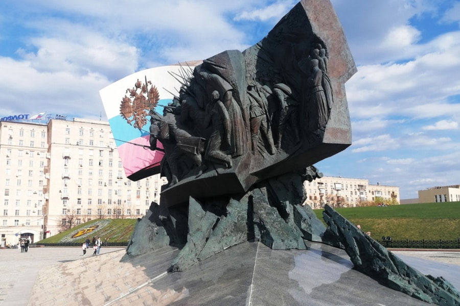 Памятник героям Первой мировой войны. Поклонная гора. Экскурсия по Кутузовскому проспекту с частным гидом