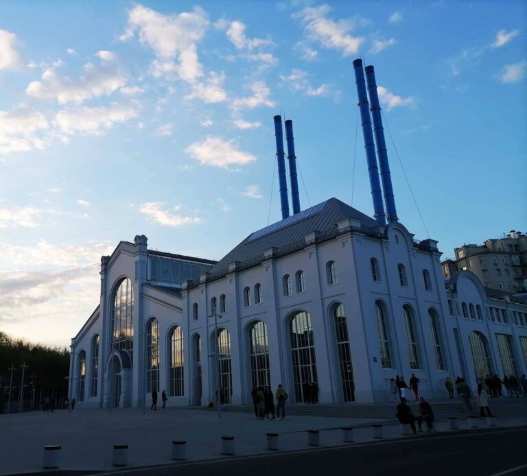 莫斯科观光之旅。在GES-2停留。