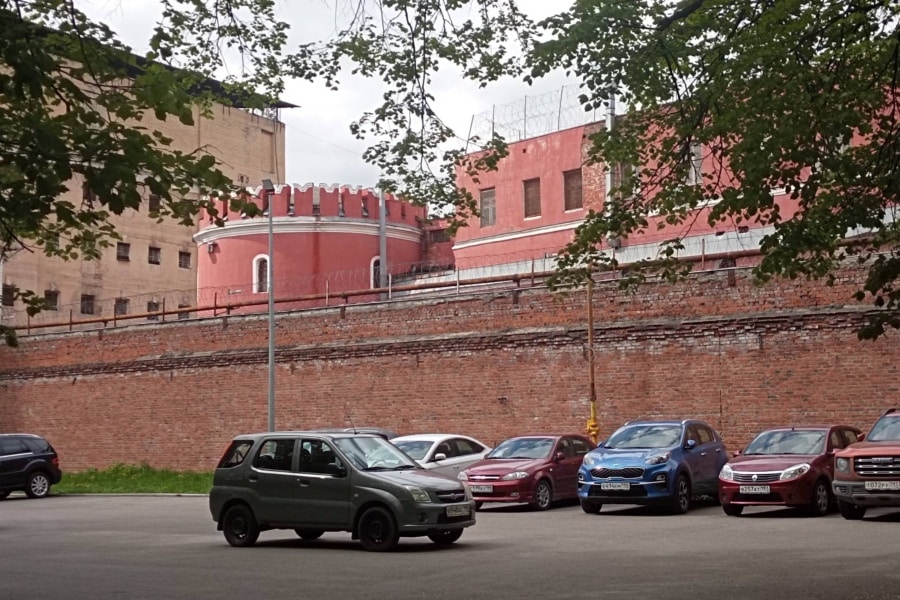 Butyrskaya prison on Novoslobodskaya street. Individual walking tour with a professional guide. Crime stories of Moscow