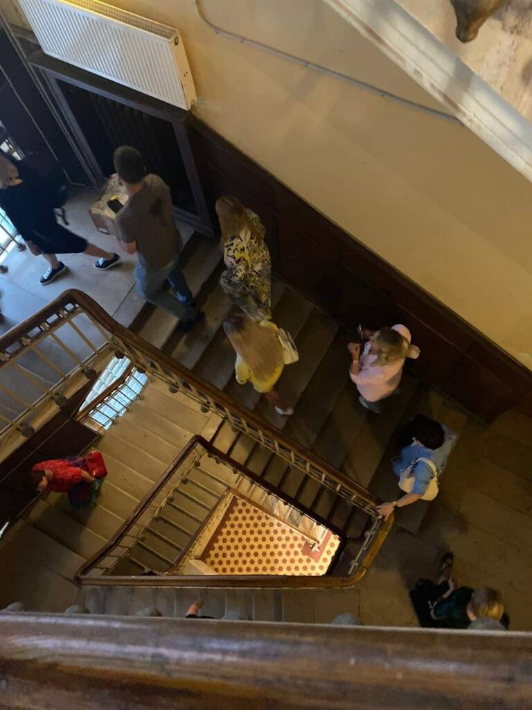 为您量身定制梦想之旅。专属行程安排。企业团建活动。经验丰富的导游。 定制梦想之旅。个性化行程安排。企业旅游。专业导游。