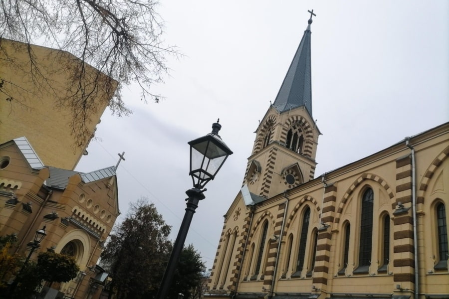Walk along Ivanovskaya Hill. Lutheran Cathedral of Saints Peter and Paul