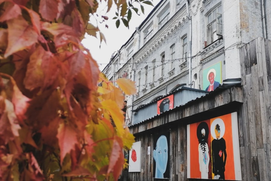 Art-Khokhlovka. Unconventional excursion. Private guide. Excursion with tasting