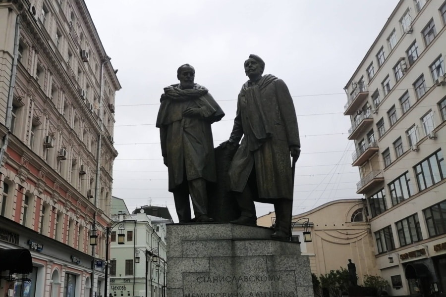 Monument to Stanislavsky and Nemirovich-Danchenko in Kamergersky Lane on a theatre tour with a personal guide