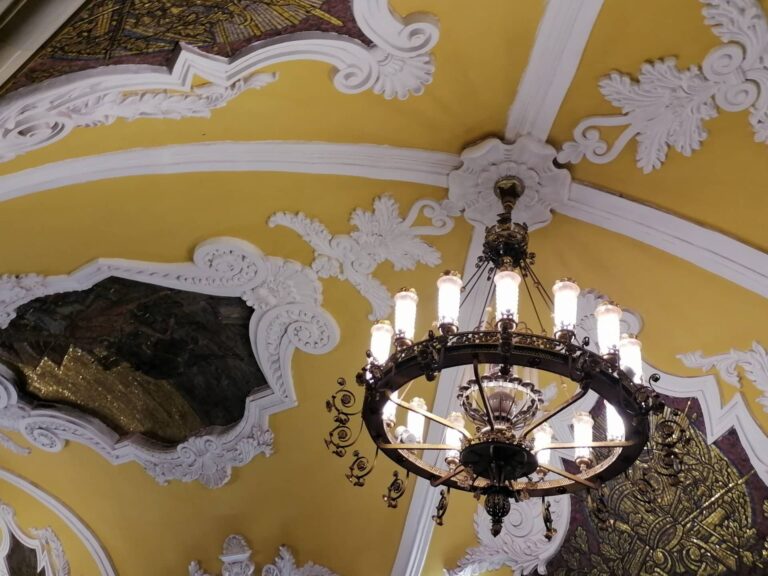 Станция Комсомольская. Архитектура московского метрополитена. Экскурсия с частным гидом.