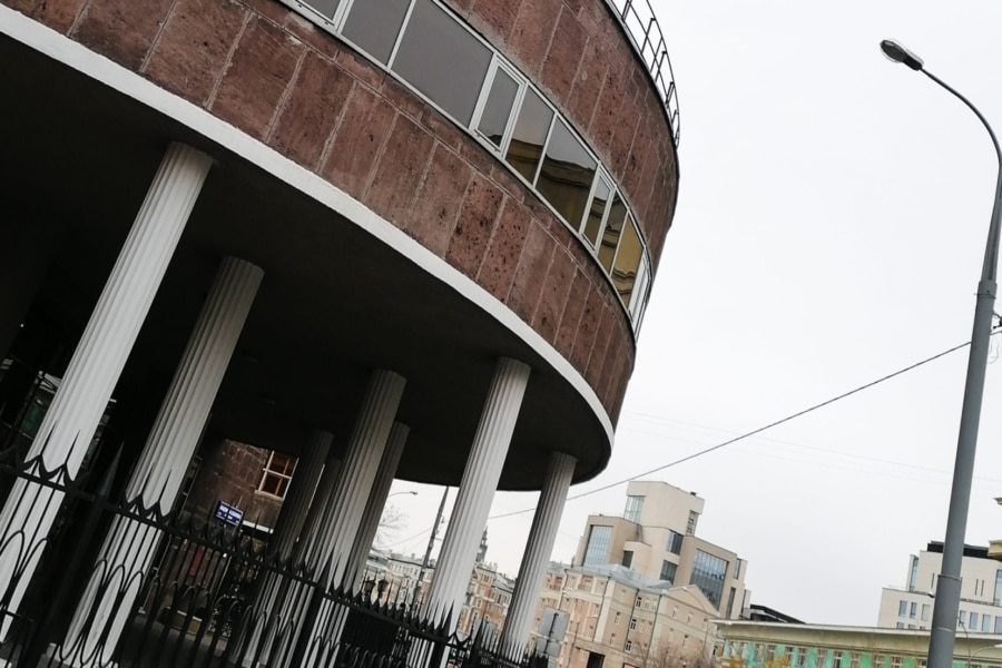 Centrosoyuz House. An example of constructivism on the route of a tour of Moscow's architectural styles with a personal guide