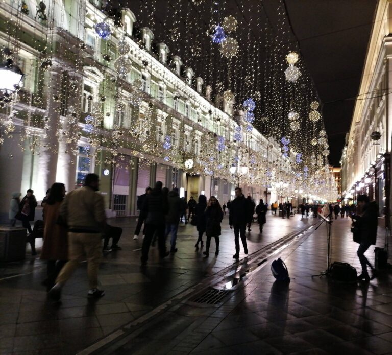 Nikolskaya Street. Moscow drinking. Excursion with visiting bars. Individual guide
