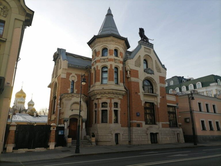 Kekushev's Mansion on the route of a tour of modernist architecture with a personal guide Kekushev's Mansion on the Art Nouveau Architecture Walking Tour with a Private Guide