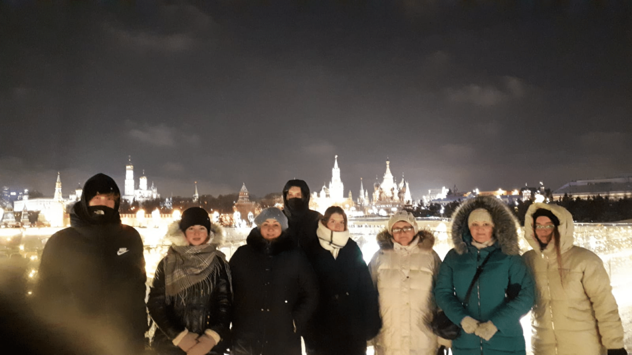 Минпросвещения РФ: Экскурсия для школьников по дороге к Красной площади