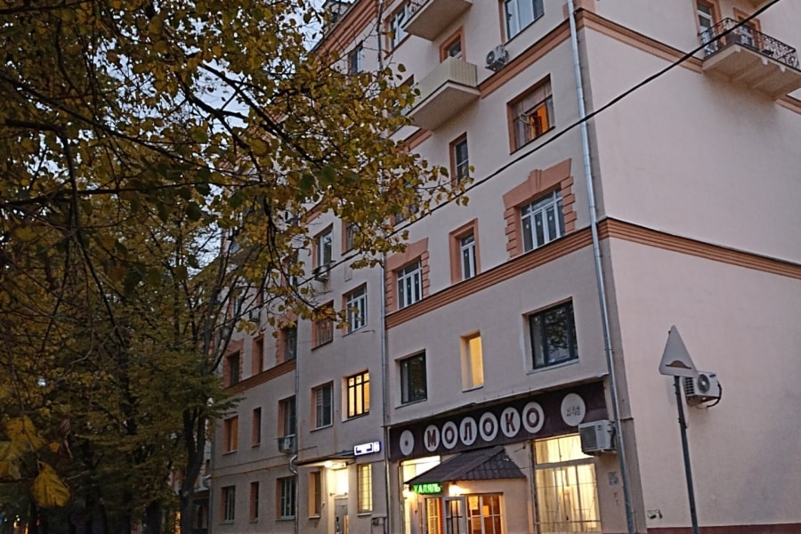 Buzheninov Street. Walking tour along Preobrazhenka