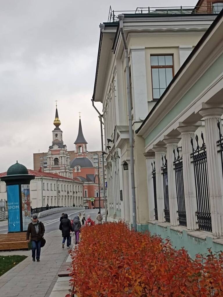 Basmanny district. Walk with a private guide. Immersion in the atmosphere of Moscow. Basmanny District. Excursion with a private guide. Atmospheric walk around Moscow.