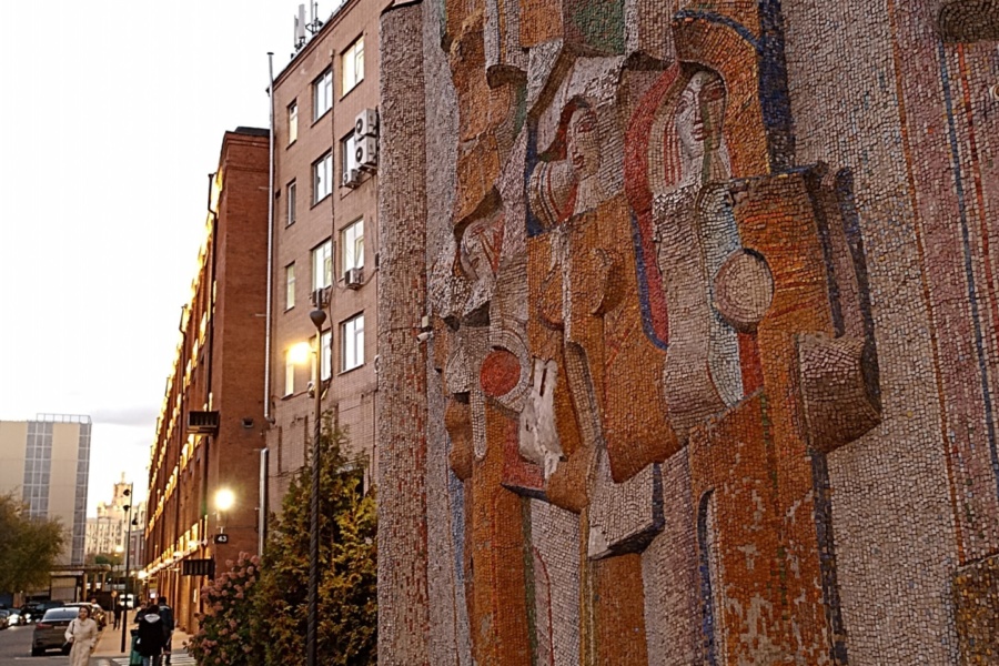 The vicinity of the Trekhgornaya Manufactory area. Excursion around Presnya with a personal guide.