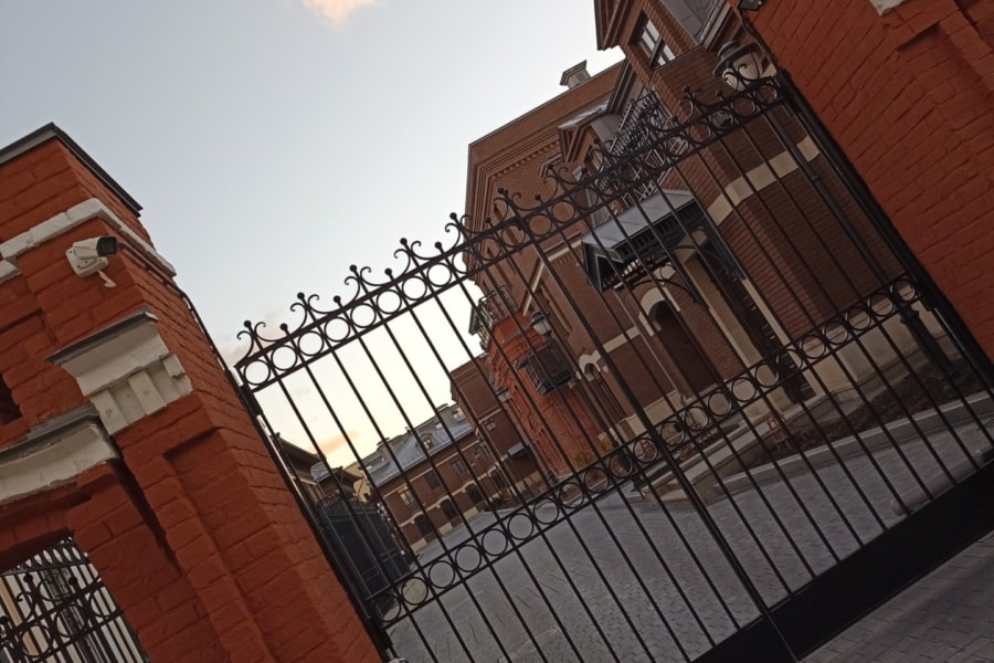 Kadashevskaya Sloboda. Residential Complex Mecenat. Route through Zamoskvorechye. Individual guide to Moscow