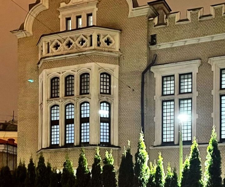 Алкогольная экскурсия "Злачные местечки" для ипотечного брокера и его друзей