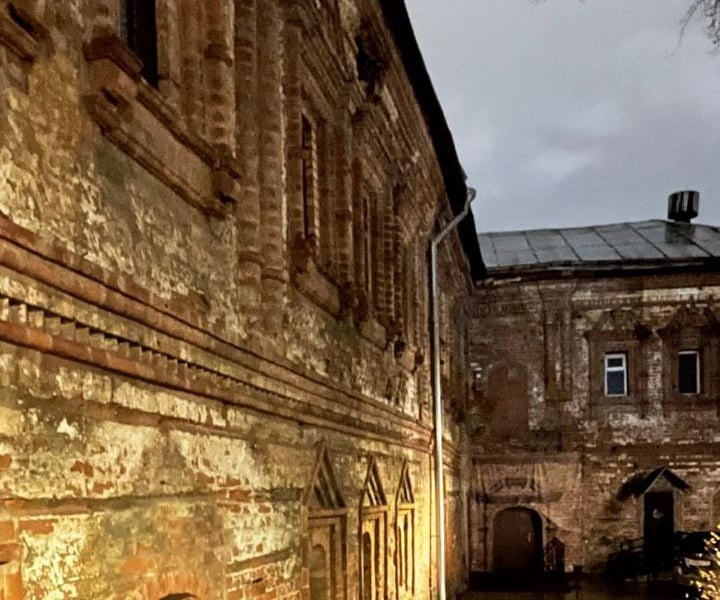 Алкогольная экскурсия "Злачные местечки" для ипотечного брокера и его друзей