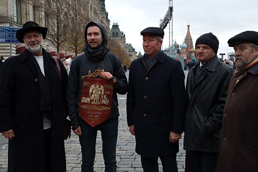 Excursion at the opening of the monument to Minin and Pozharsky for the Russian Geographical Society