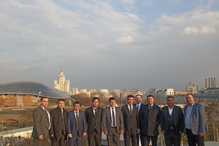 Обзорная экскурсия для коллег компании "Зарубежнефть" Обзорная экскурсия для коллег компании "Зарубежнефть" на микроавтобусе