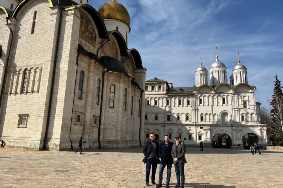 Уютная экскурсия для туристов из Сербии по Москве и ее достопримечательностям.