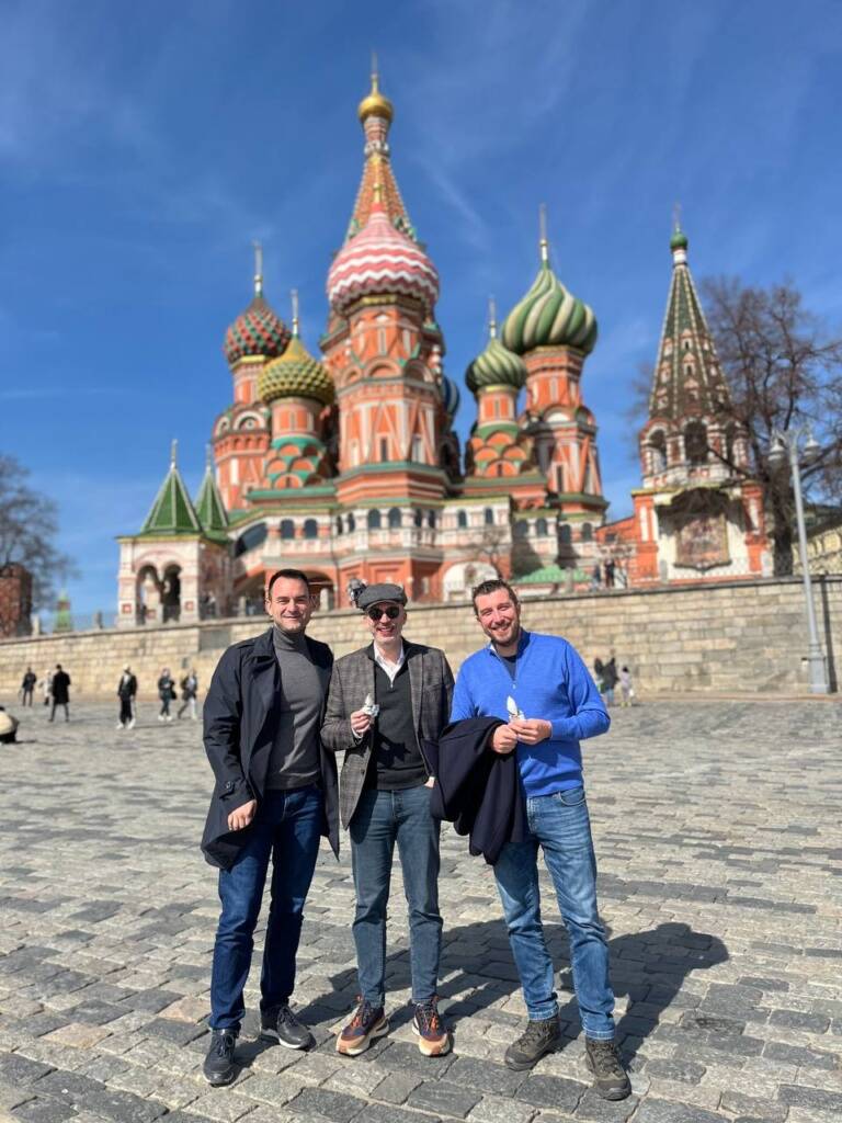 A cozy excursion for tourists from Serbia to the famous places of Moscow.
