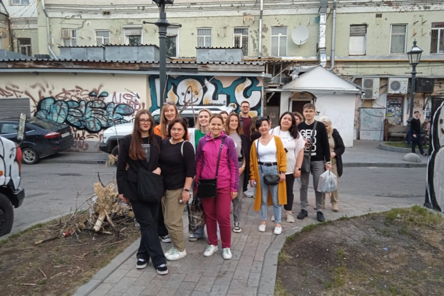 Alcohol excursion for Yandex. Gateways near Maroseyka