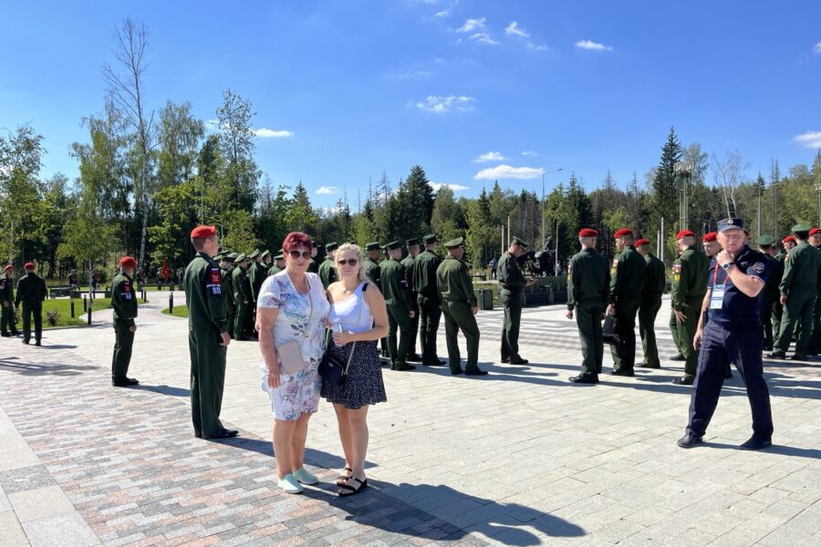 Экскурсия в Главный храм Вооружённых сил РФ в Кубинке для семьи иностранцев