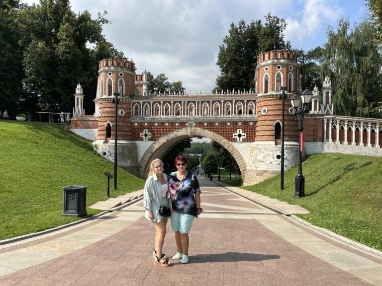 Живописный мостик в Царицыно. Экскурсия для иностранцев