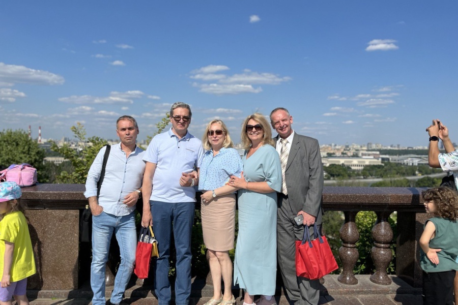 Экскурсия на машине по Воробьевым горам с частным гидом