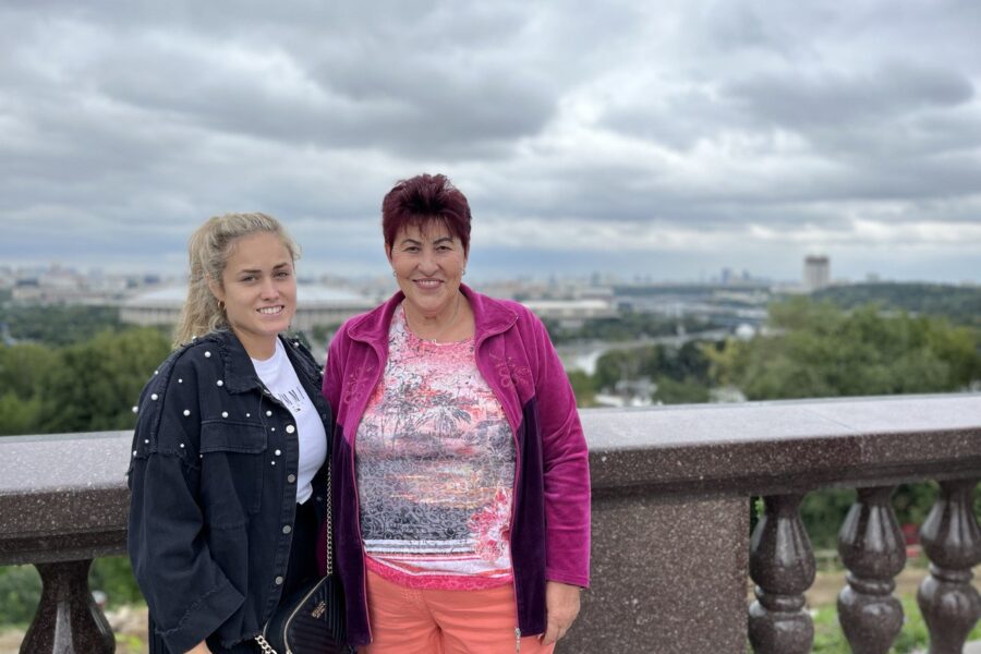 Пешеходно-автомобильная экскурсия по Москве Обзорная экскурсия по Москве пешком и на автомобиле. Немки в России