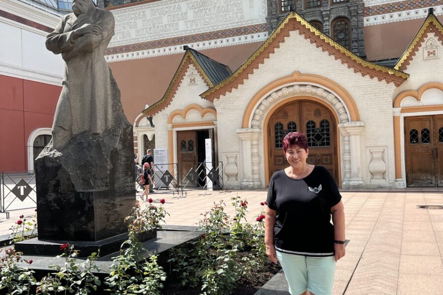 Визит в Третьяковскую галерею. Семейная прогулка иностранцев с гидом