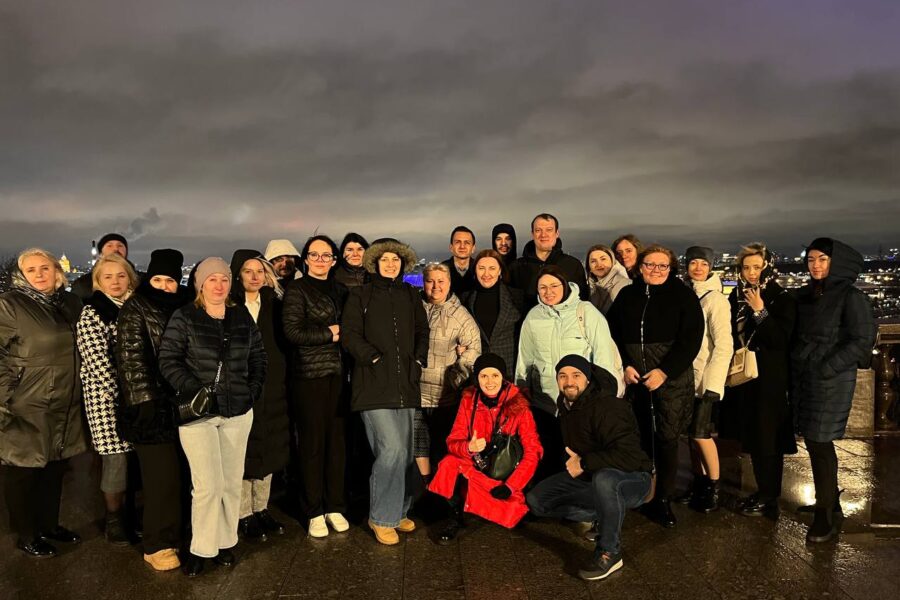 Топ-менеджеры на экскурсии по столице Топ-менеджеры на обзорной экскурсии