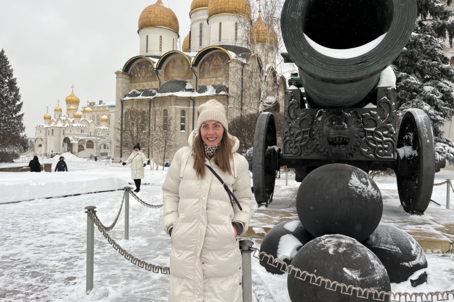 Фото у Царь-пушки. Экскурсия по Кремлю