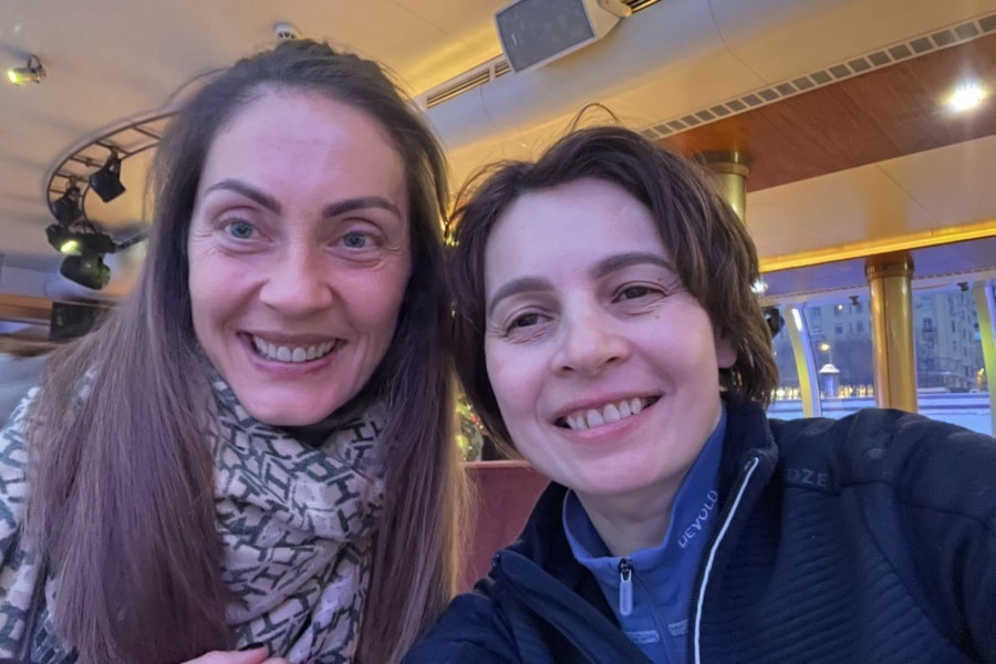 Гостья с гидом