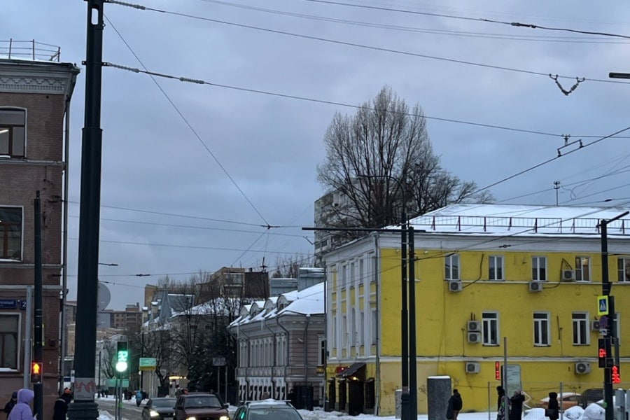 Гиды «Радиуса» гуляют по Бауманской улице