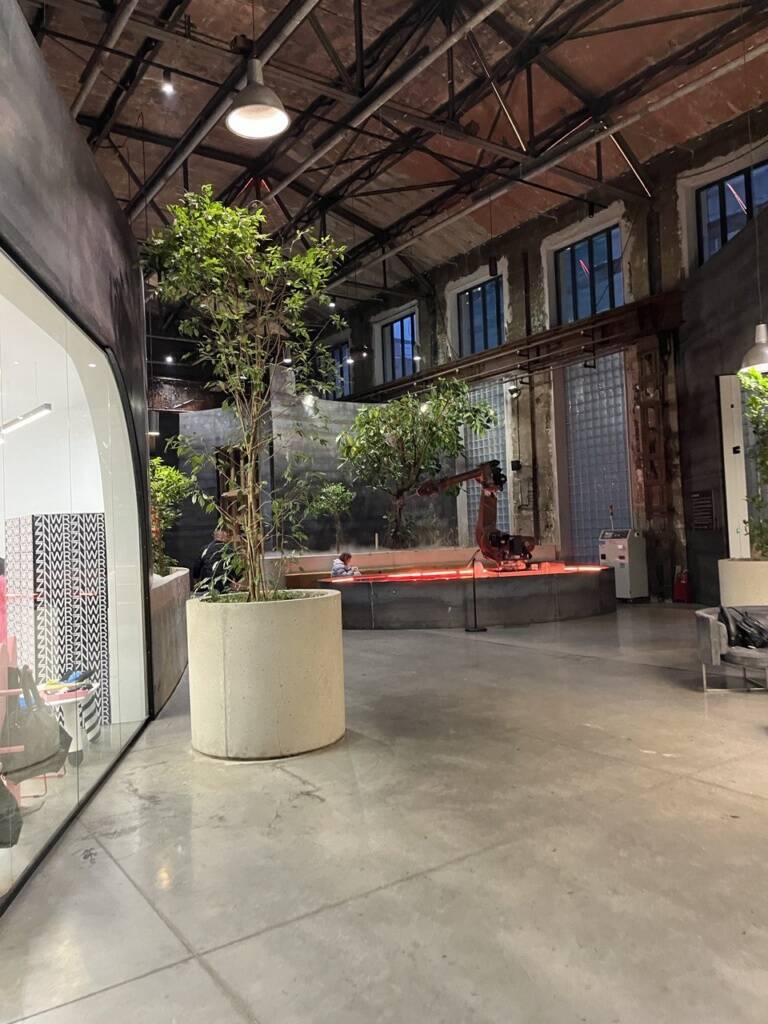 超金属空间 超金属,技术巷