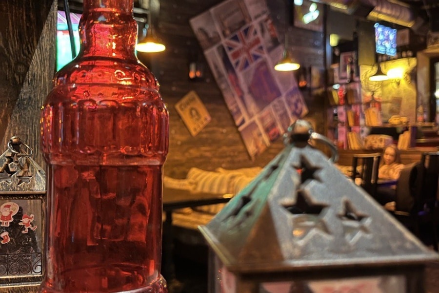 Уличные гиды посетили Английский паб после экскурсии "Окно в Европу"