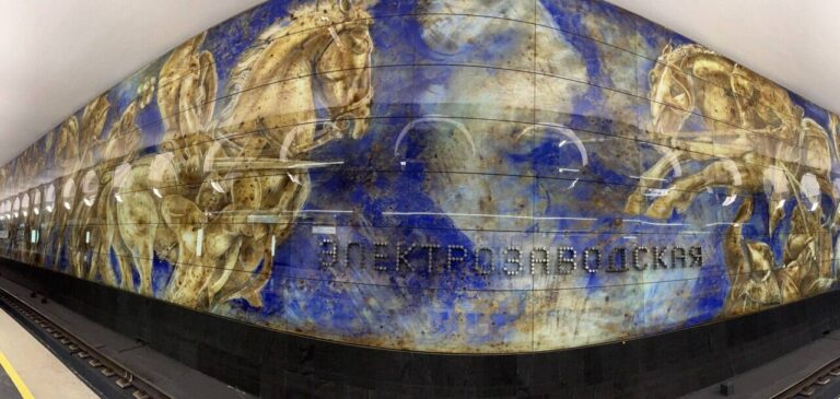从Elektrozavodskaya地铁站出发的步行游览 穿过新地铁站的路线