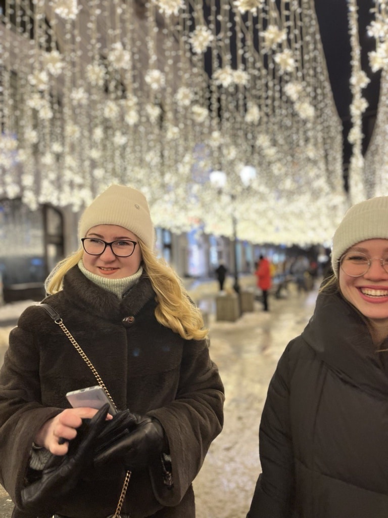 Праздничные улицы Москвы радуют глаз