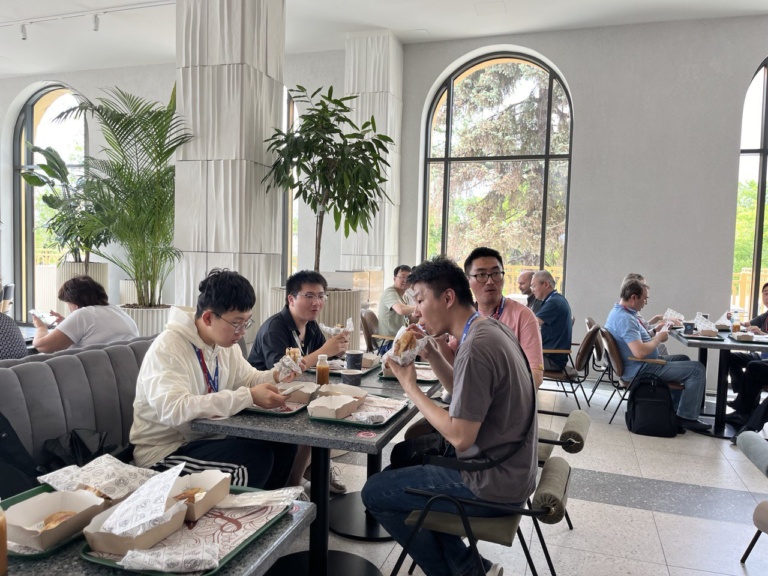 Tourists have lunch at the House of Russian Cuisine at VDNKh