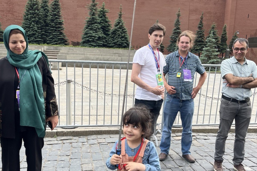 Маленькая помощница Маленькая помощница экскурсовода