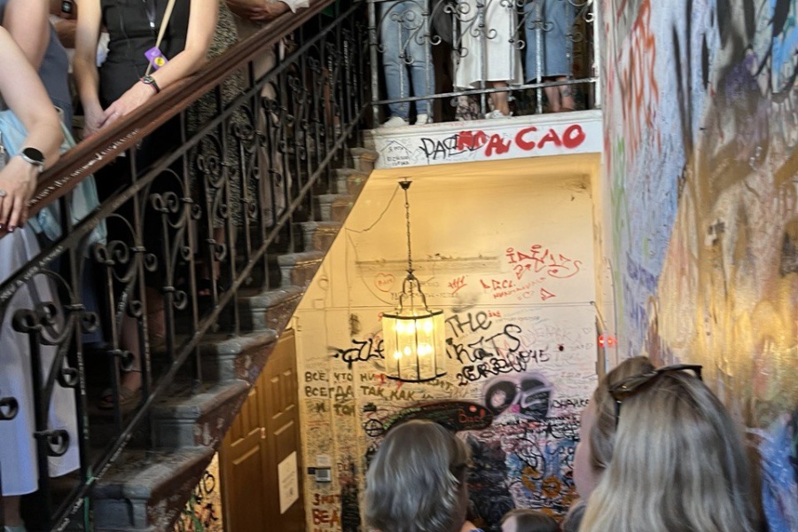 Гости поместились! Удивительно, но все гости поместились!