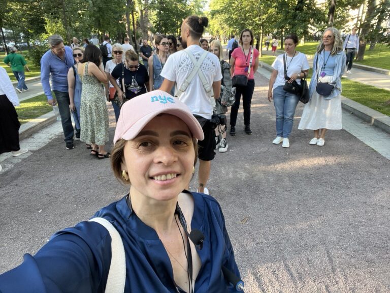 Селфи гида Елены Гид Елена на селфи