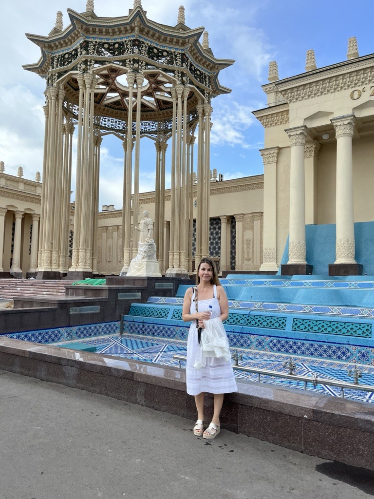 Excursion to VDNKh: a foreigner took a walk around Moscow
