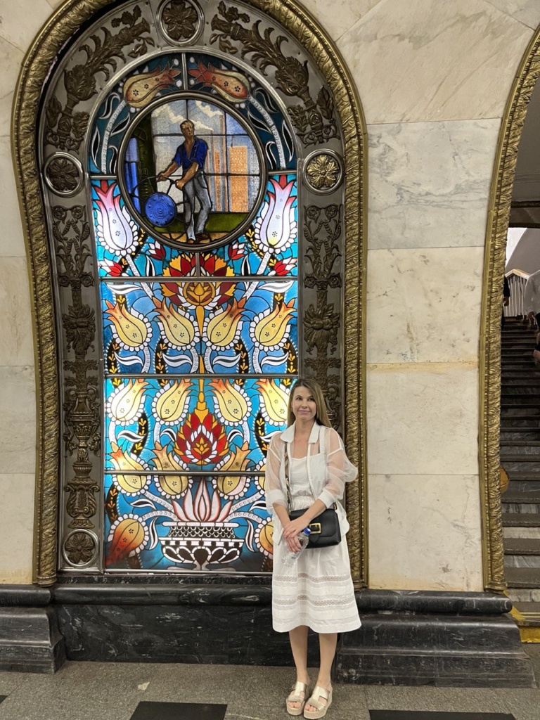 Экскурсия с иностранкой: в московском метро Прогулка по московскому метро с гостьей из Румынии