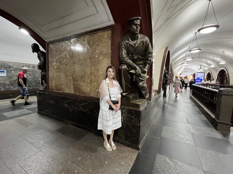Площадь революции. Экскурсия по московскому метро Индивидуальная прогулка по московскому метрополитену