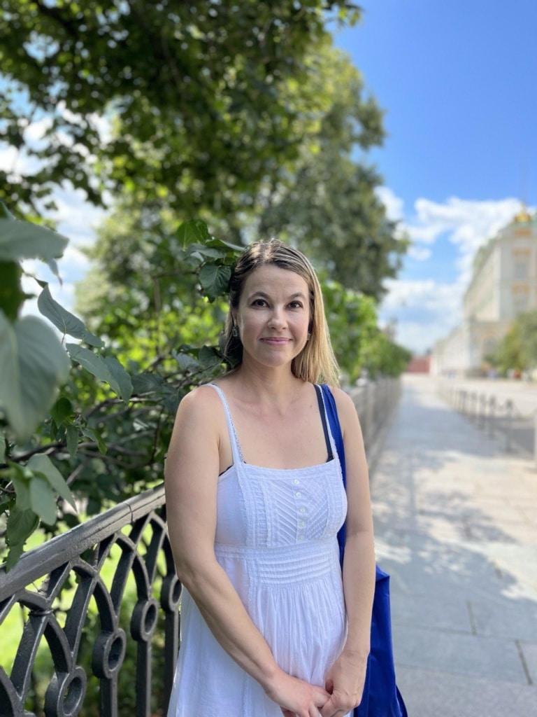 Иностранка из Румынии на экскурсии по Кремлю