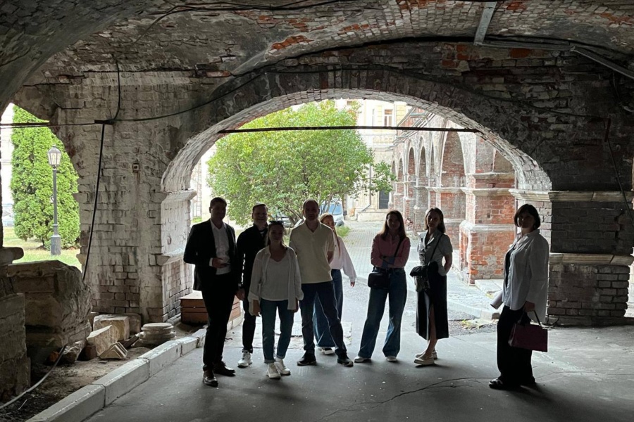 Высокопетровский монастырь в ходе организованной экскурсии